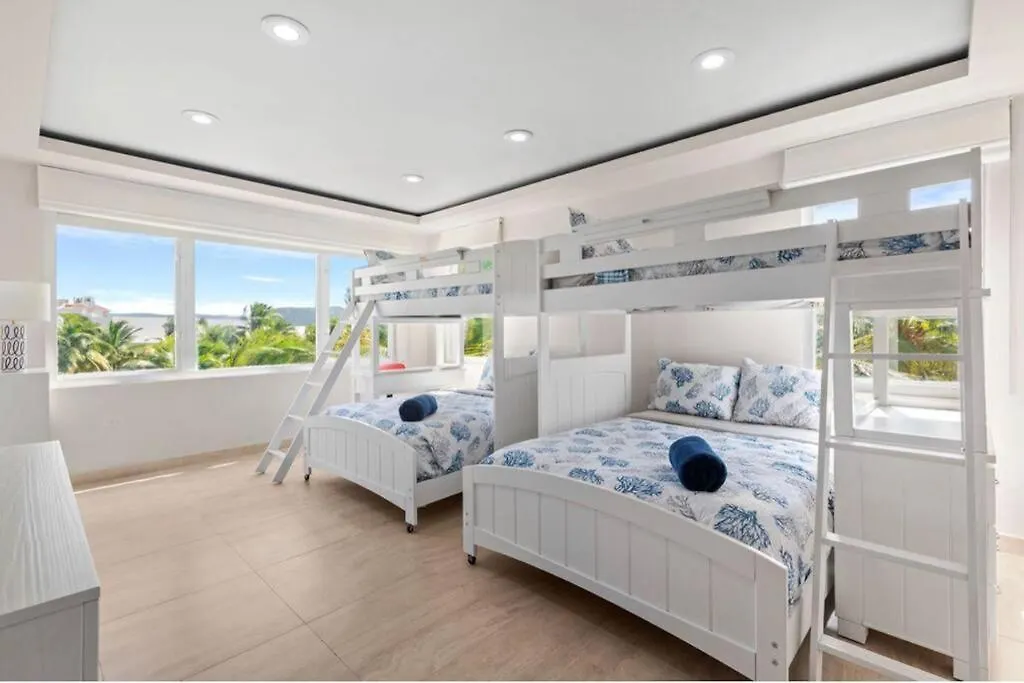 Revitalized Beachfront Villa - 8498-99 Rio Grande Porto Rico