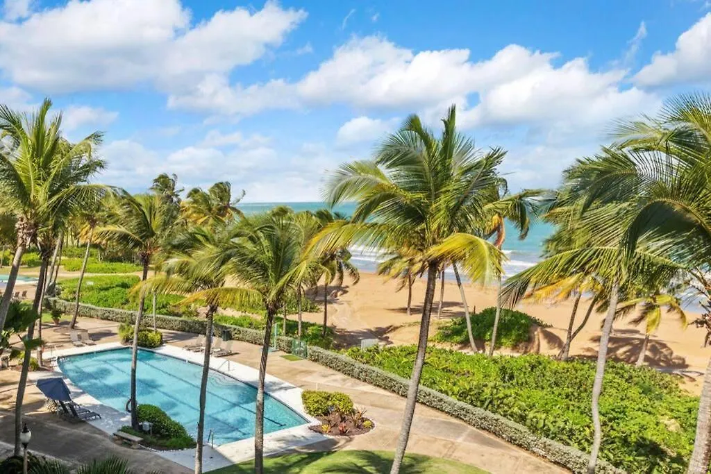 Revitalized Beachfront Villa - 8498-99 Rio Grande 0*,  Porto Rico